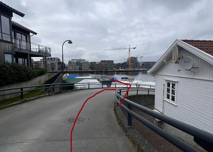 Local Small Apartment Near The Beach